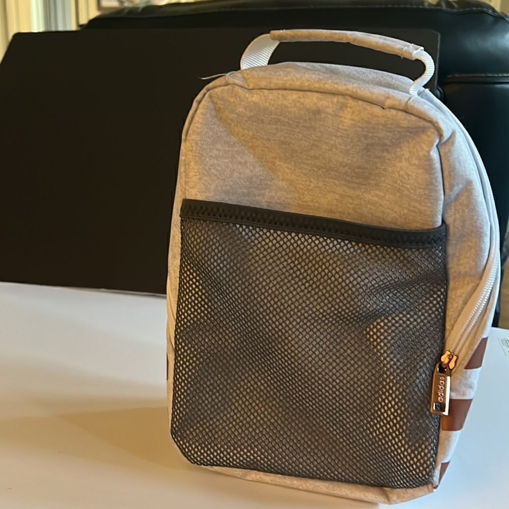 Small Adidas Backpack. Excellent Condition Gray and Copper - Picture 2 of 7